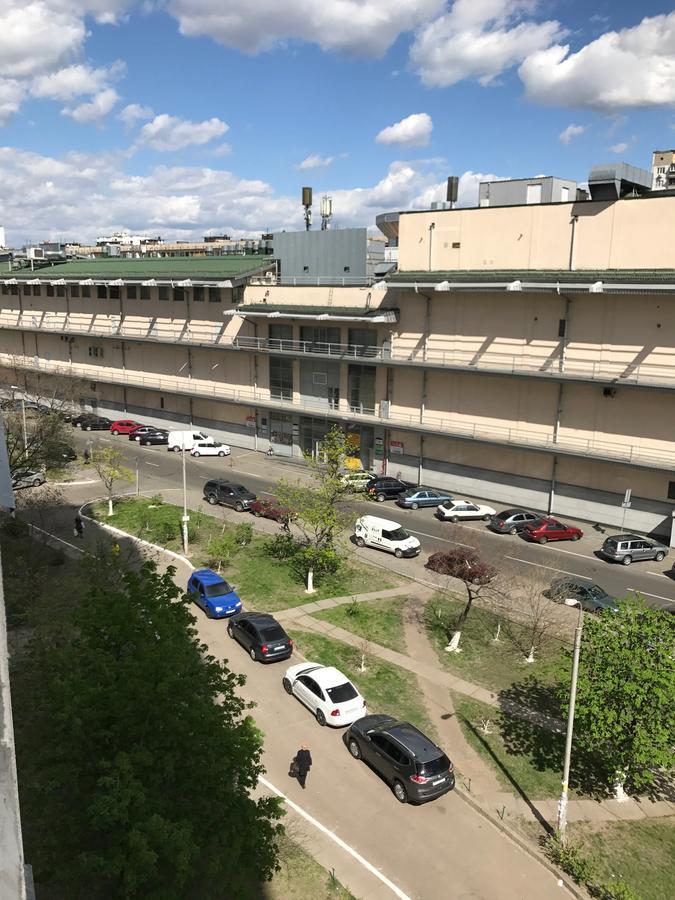 Apartment Obolon Metro Station Kyiv Exterior photo